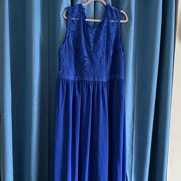 Dresses & Skirts - PLUS SIZE SHEET AND LACE EVENING GOWN - 5x Blue